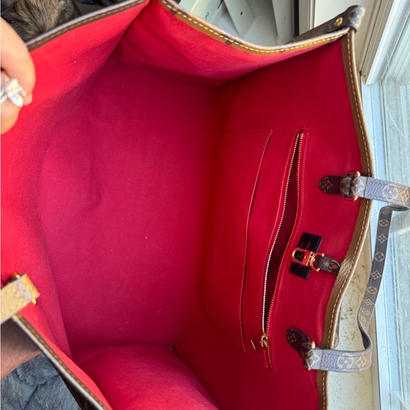 Louis Vuitton OnTheGo GM Reverse Monogram - Picture 13 of 14